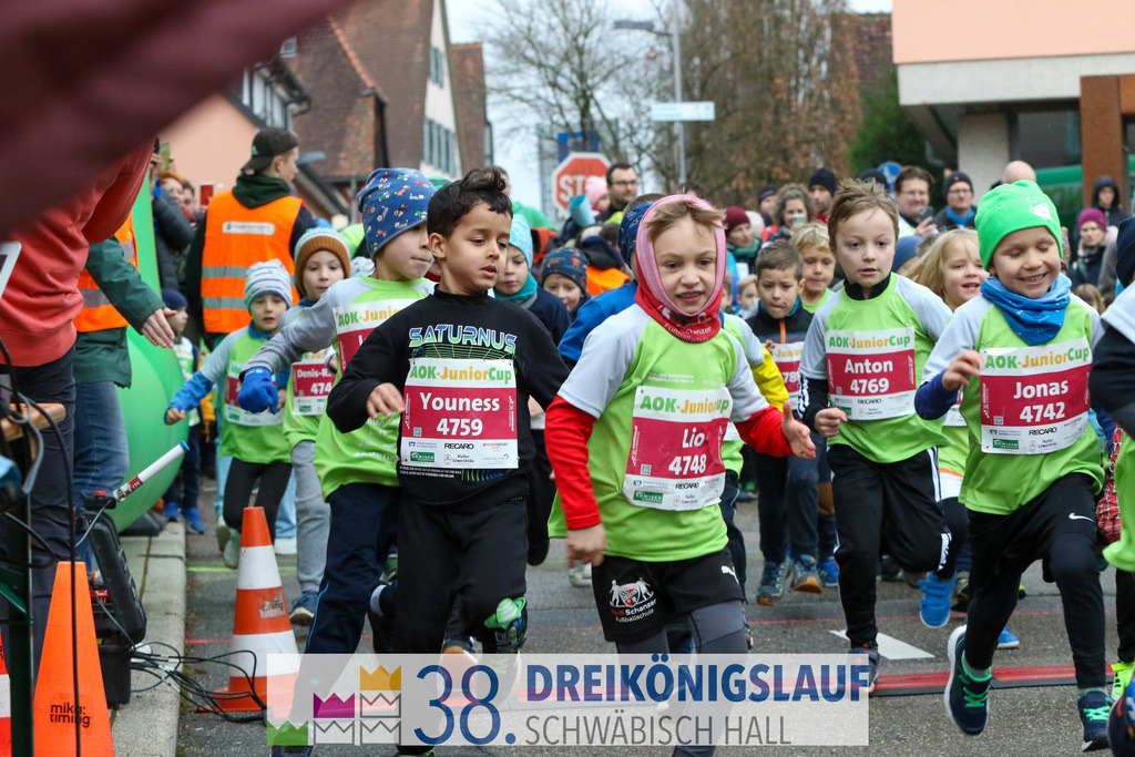 400m AOK Junior Cup | 3 Koenigslauf 2024 400m AOK Junior Cup - Realisiert mit Pictrs.com