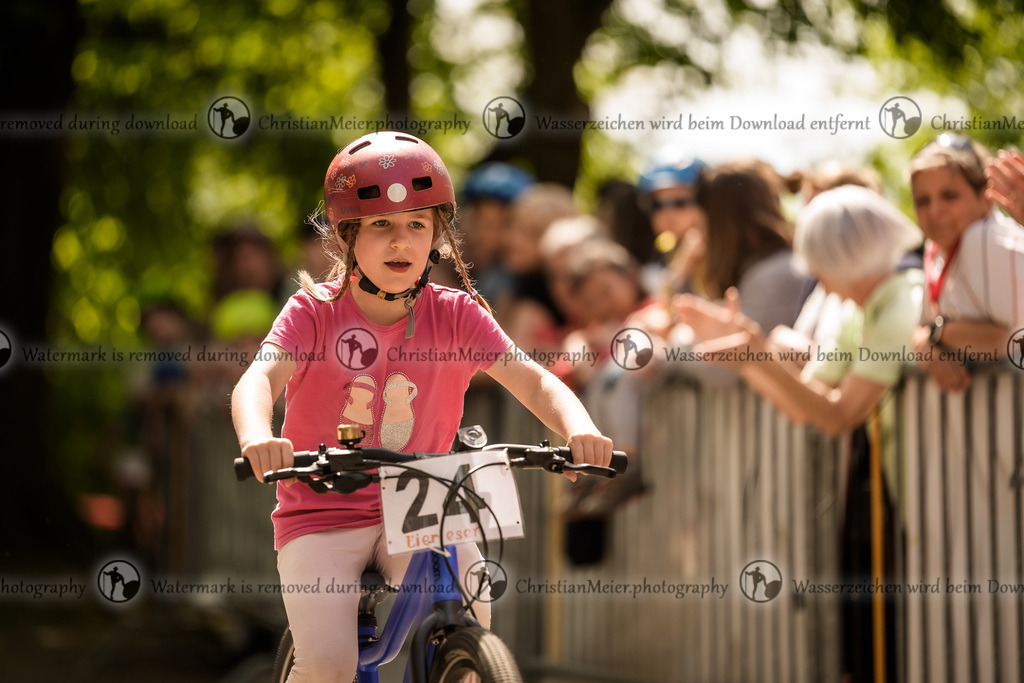 Eierlesen 2026 | Sie wurden bei einem Event oder Sportanlass fotografiert? Hier finden sie ihre Bilder! - Realisiert mit Pictrs.com