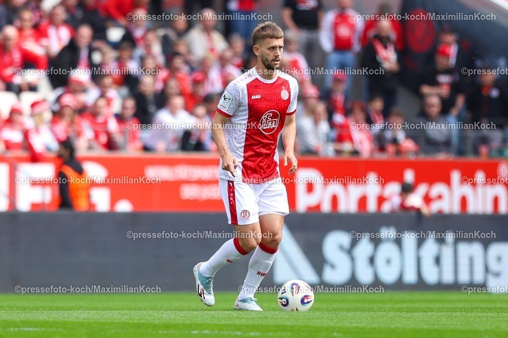 xKWIx11042601050 | 2026.04.11, xkwix, Fußball, 3.Liga, Rot-Weiss Essen -  FC Ingolstadt, Stadion an der Hafenstraße, 33.Spieltag, Saison 2025 / 2026: Torben Müsel (Rot-Weiss Essen #26) DFB regulations prohibit any use of photographs as image sequences and or quasi-video. Photo: xKamilxWilkowskixPressefotoKochx