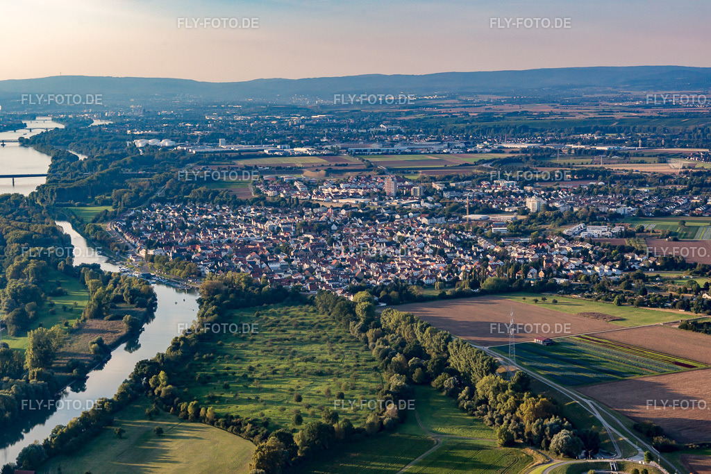 Ginsheim | Luftbild: Ginsheim in Ginsheim-Gustavsburg im Bundesland Hessen in Deutschland. Foto: IMG_094666.jpg vom 21.09.2016 durch Werner Riehm/FLY-FOTO.de - Realisiert mit Pictrs.com