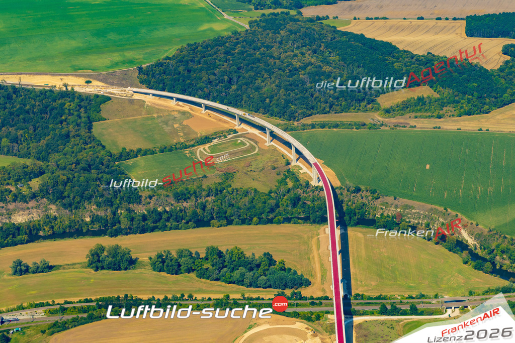 Talbrücke Saale Naumburg Bild- Das Luftbild wurde 2025 vom UL-Flugzeug heraus erstellt ( keine Drohne bzw. Drohnenaufnahme ) - Hochauflösende Luftaufnahme -Nicht vergleichbar mit Google Maps oder Satelittenbilder- Die Geschenkidee !Mit Lizenz und Bildrechte bestellbar - CC