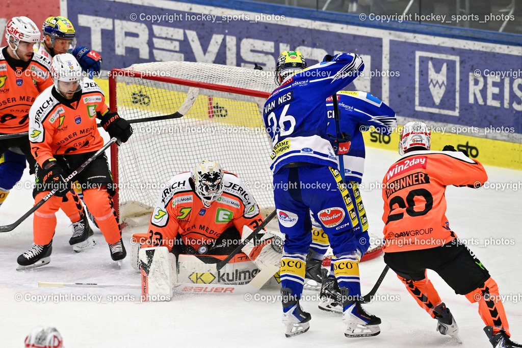 EC IDM WÄRMEPUMPEN VSV vs. MOSER MEDICAL GRAZ99ERS | #20 Nico Brunner Graz 99ers, #26 Guus van Nes EC VSV, #33 Maxime Lagacé Graz 99ers, #7 Nicholas Bailen Graz 99ers, EC IDM WÄRMEPUMPEN VSV vs. MOSER MEDICAL GRAZ99ERS, EC IDM WÄRMEPUMPEN VSV vs. MOSER MEDICAL GRAZ99ERS am 17.03.2026 in Villach (Stadthalle Villach), Austria, (Photo by Bernd Stefan)