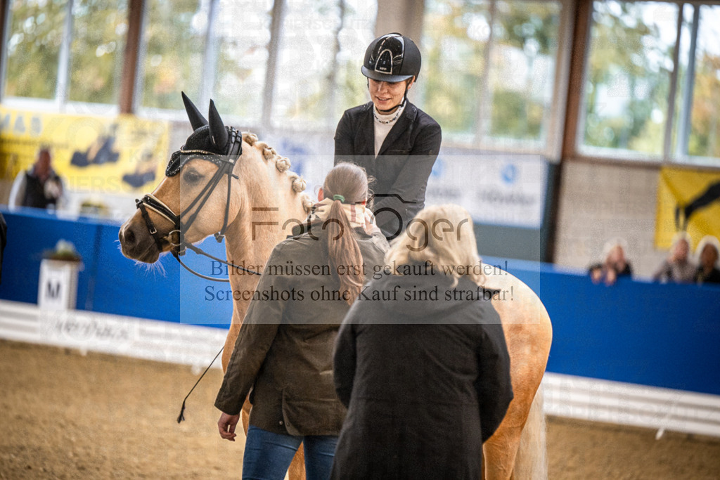 DOS_0017 | Entdecke hochwertige Reitturnierfotos von Foto Oger. Professionell, emotional und authentisch – jetzt Lieblingsmomente im Shop bestellen.Deutschlandweite Turnierfotografie. - Realisiert mit Pictrs.com