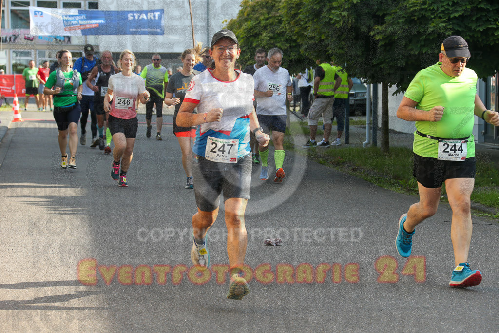 230804_1811_EX1_3793 | Sportfotografie im Rhein-Sieg Kreis, Köln, Bonn, NRW, Rheinland Pfalz, Hessen, etc. Unser Tätigkeitsfeld umfasst den Laufsport vom Volkslauf über den Marathon, Duathlon, Triathon bis zum Ultralauf wie Kölnpfad Ultra oder Schindertrail.