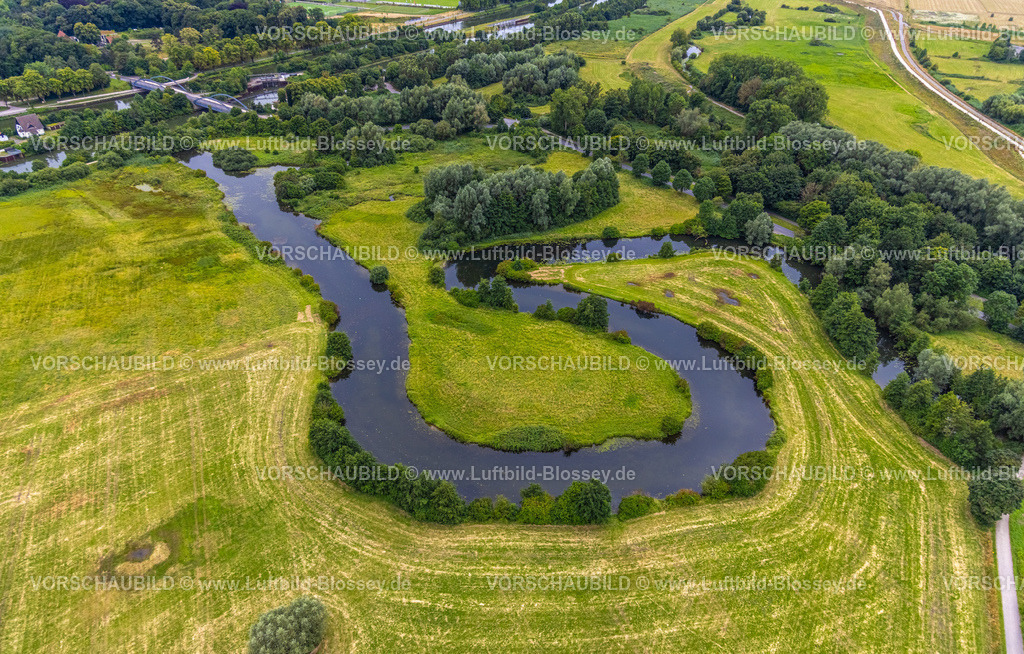 Hamm240710468 | Luftbild, Mühlengraben Fluss Lippe Mäander und Lippeaue, Blick zum Flugplatz Hamm Lippewiesen, grüne Bäume, Stadtbezirk Heessen, Hamm, Ruhrgebiet, Nordrhein-Westfalen, Deutschland