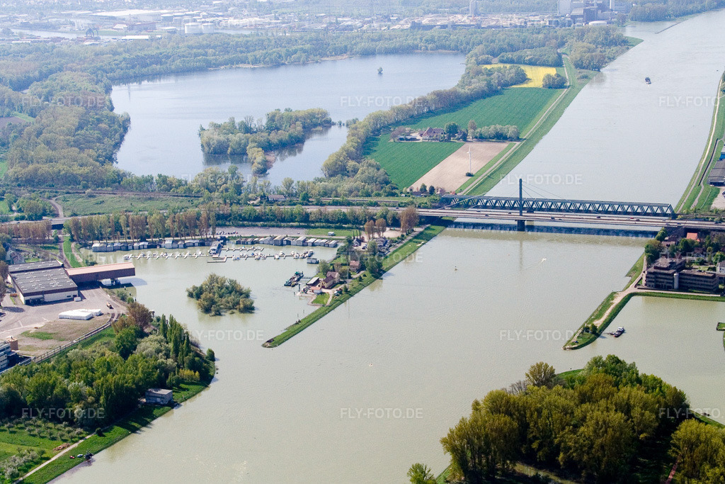 Luftbild: Maxau, Rheinbrücke und Jachthafen im Ortsteil Knielingen in Karlsruhe im Bundesland Baden-Württemberg in Deutschland. Foto: IMG_10506.jpg vom 27.04.2008 durch Werner Riehm/FLY-FOTO.de