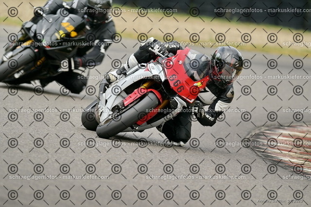25bt05-1027 | markuskiefer.com - Realisiert mit Pictrs.com