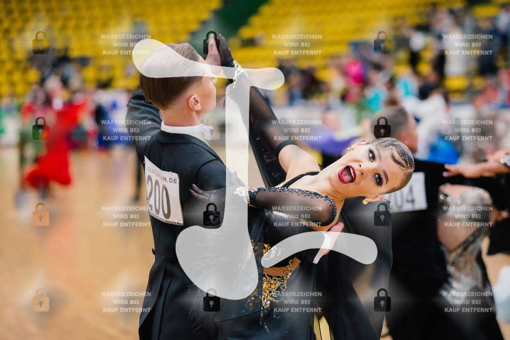 Hessen Tanzt WDSF Open Junior II Standard 9th (200) Lukas Alekna _ Emilia Wilhelmine Adler (TSC Rot-Gold-Casino Nürnberg)-2025-05-17-7571 | Webshop for digital downloads and prints of dance sport, event & show photographer Julian Link - Realisiert mit Pictrs.com