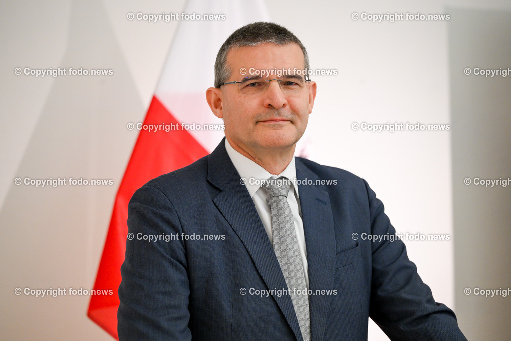 Pressekonferenz Land Ooe_ Stabilitaet der Lieferketten im Fokus_ 22.01.2024-10 | 22.01.2024, Linz, AUT, Pressekonferenz Land Ooe, Stabilitaet der Lieferketten im Fokus – aktuelle Analysen und Forschungsergebnisse und kuenftige Schwerpunkte im Bild Franz Staberhofer (Praesident Supply Chain Intelligence Institute Austria (ASCII))