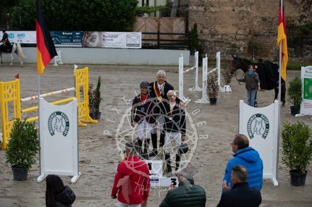 2B4A3271 | pixelfaenger - Realisiert mit Pictrs.com