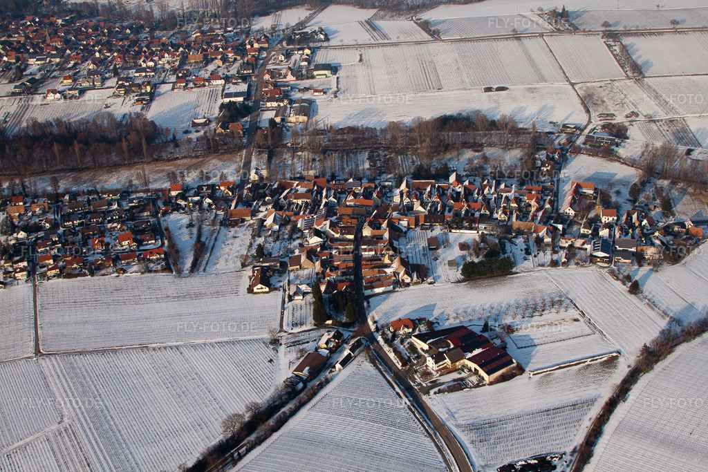 Luftbild: im Winter im Ortsteil Klingen in Heuchelheim-Klingen im Bundesland Rheinland-Pfalz in Deutschland. Foto: IMG_24452.jpg vom 16.02.2010 durch Werner Riehm/FLY-FOTO.de