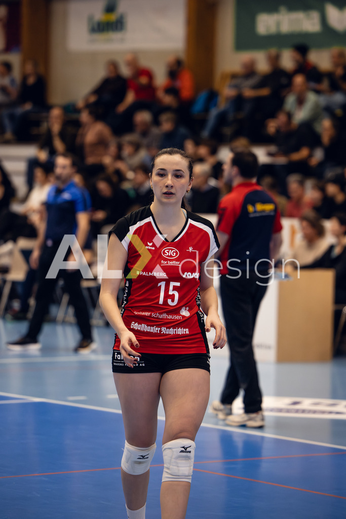 Volleyball I Frauen I Saison 2025-2026 I Volleyball NLA | Women I Round 14 I VC Kanti Schaffhausen - NLZ Volleyball Academy Zürich I 16.01.2026 | VC Kanti Schaffhausen - 15 Alessia Pazin (CH) – Pass / Zuspiel - Realisiert mit Pictrs.com