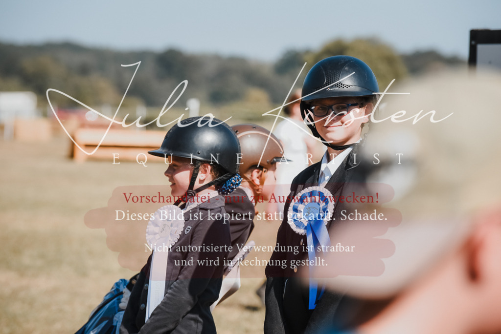 DSC_6350 | Pferde- und Turnierfotografie in Westsachsen. Pferdeportraits, Auftragszeichnungen und intuitive Kunst.