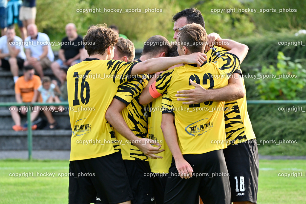 FC Faakersee vs. Rapid Lienz  | Jubel FC Faakersee, #23 Roman Adunka FC Faakersee, #18 Andreas Unterguggenberger FC Faakersee, FC Faakersee vs. Rapid Lienz , FC Faakersee vs. Rapid Lienz  am 04.08.2024 in Faakersee (Sportplatz Faakersee), Austria, (Photo by Bernd Stefan)