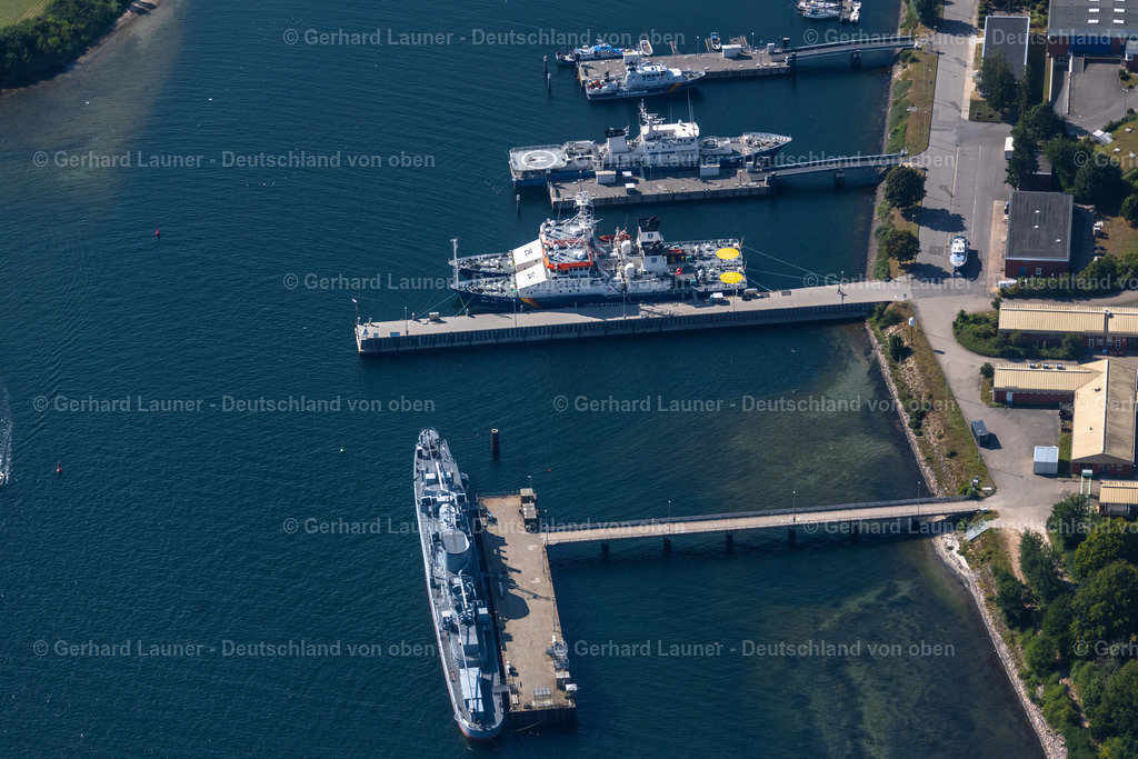 4038109 | NEUSTADT IN HOLSTEIN 07.08.2020 Hafenanlagen am Ufer des Ostsee - Hafenbeckens der Marine und der Küstenwache der Bundespolizei in Neustadt in Holstein im Bundesland Schleswig-Holstein, Deutschland. Weiterführende Informationen bei: Bundesamt für Infrastruktur, Umweltschutz und Dienstleistungen der Bundeswehr,  Bundespolizei. Nur für redaktionelle Nutzung freigegeben ! // Port facilities on the shores of the harbor of the Navy and the Coast Guard of the Federal Police in Neustadt in Holstein in the state Schleswig-Holstein, Germany. Further information at: Bundesamt fuer Infrastruktur, Umweltschutz und Dienstleistungen der Bundeswehr,  Bundespolizei. Editorial use only ! Foto: Gerhard Launer