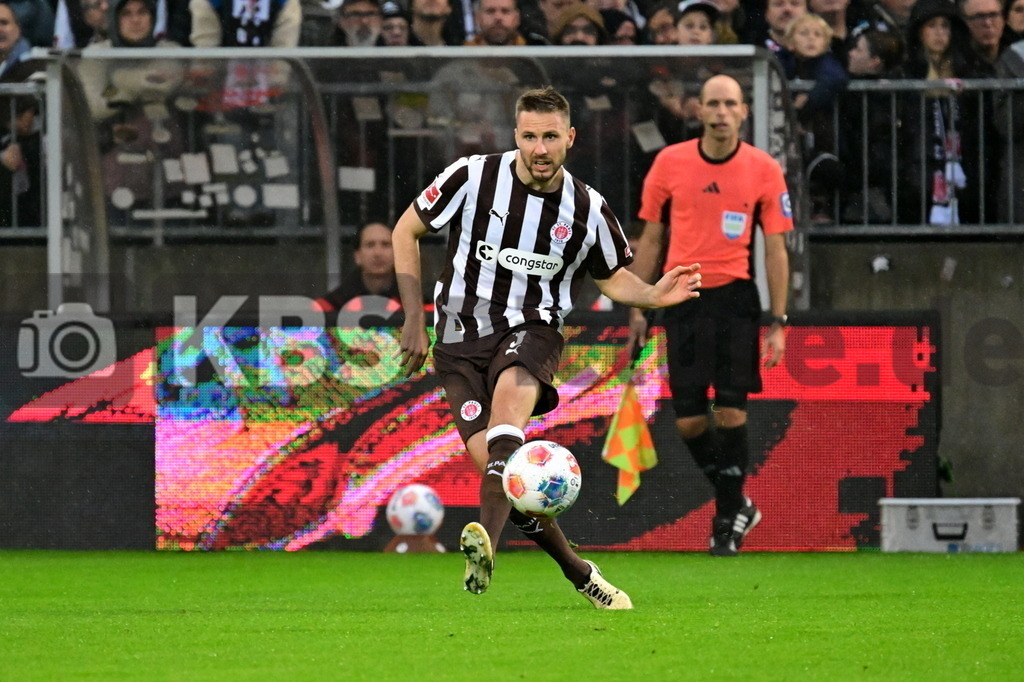 KBS Picture_FCStPauli-Gladbach_017 | Mets Karol (St.Pauli) ,Sportplatz :  Millerntor Stadion, - Realisiert mit Pictrs.com