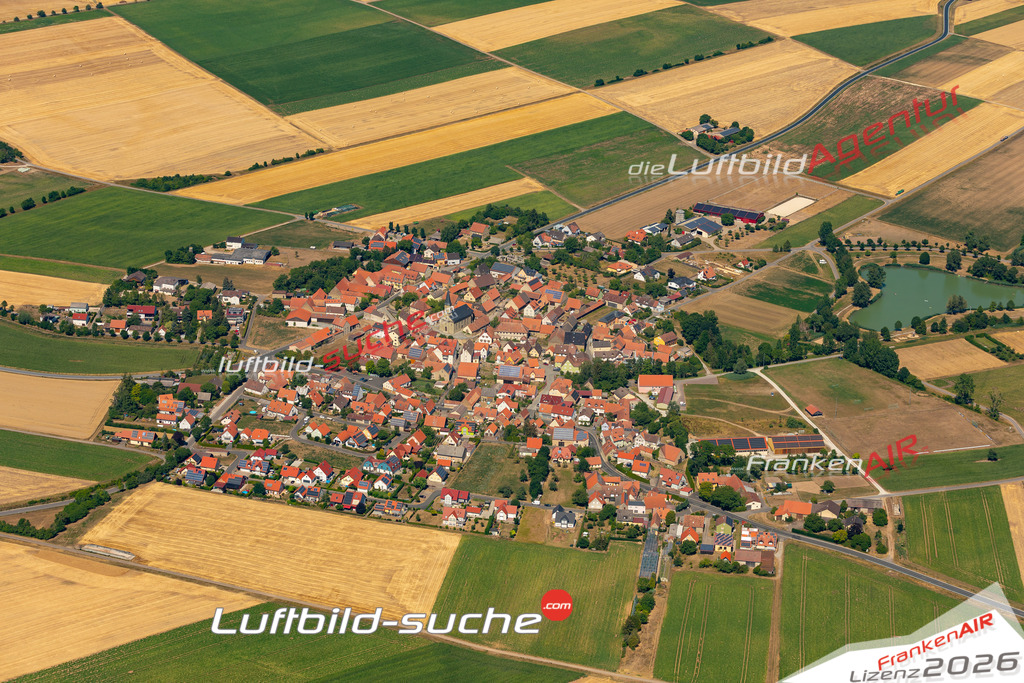 Das Luftbild der Stadt Seinsheim wurde 2022 vom Flugzeug heraus erstellt (keine Drohnen-Aufnahmen) Aufnahmehöhe ca.450 Meter- hohe Bildauflösung und Druck-Qualität. Garantiert!