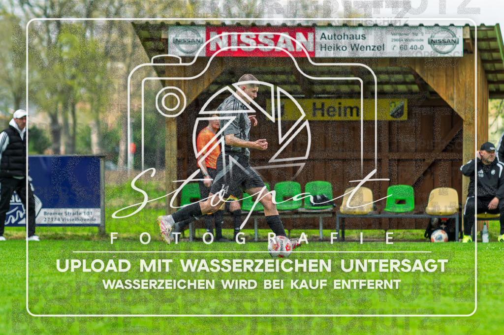 DZC_0747-Verbessert-RR | Justus Popp (FG Fulde-Stellichte #14) beim Herren Kreisliga HK Spiel zwischen FG Fulde-Stellichte und TSV Wietzendorf im Fulder Zentralstadion, Fulde (Simon Paul Stopat) - Realisiert mit Pictrs.com