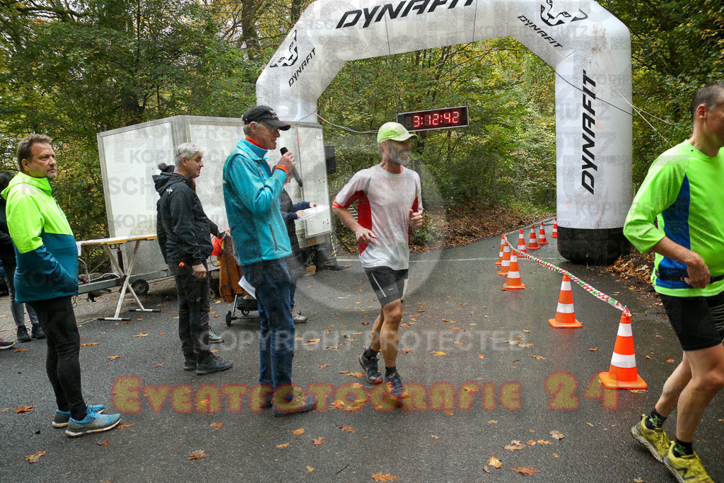 241027_1012_EX1_3743 | Sportfotografie im Rhein-Sieg Kreis, Köln, Bonn, NRW, Rheinland Pfalz, Hessen, etc. Unser Tätigkeitsfeld umfasst den Laufsport vom Volkslauf über den Marathon, Duathlon, Triathon bis zum Ultralauf wie Kölnpfad Ultra oder Schindertrail.