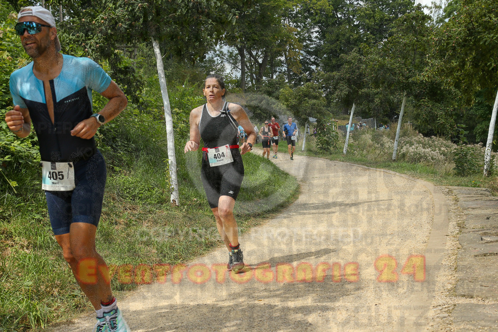 250824_1342_EX1_3318 | Sportfotografie im Rhein-Sieg Kreis, Köln, Bonn, NRW, Rheinland Pfalz, Hessen, etc. Unser Tätigkeitsfeld umfasst den Laufsport vom Volkslauf über den Marathon, Duathlon, Triathon bis zum Ultralauf wie Kölnpfad Ultra oder Schindertrail.