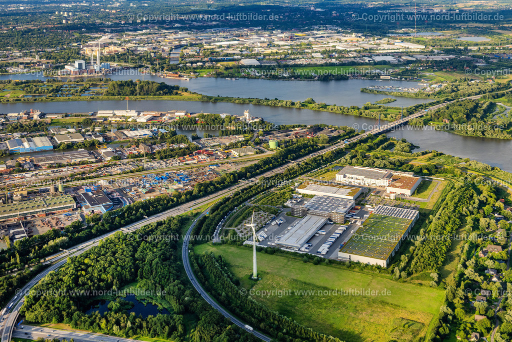 Hamburg_Obergeorgswerder_Kühne_Nagelgewerbegebiet_ELS_9671040823 | HAMBURG 04.08.2023 Lagerhallen und Speditionsgebäude der Kühne + Nagel AG & Co. KG an der Straße Beim Schröderschen Hof in Hamburg, Deutschland. Weiterführende Informationen bei: Kühne + Nagel (AG & Co.) KG. // Warehouses and forwarding building of Kuehne + Nagel AG & Co. KG on street Beim Schroederschen Hof in Hamburg, Germany. Further information at: Kuehne + Nagel (AG & Co.) KG. Foto: Martin Elsen