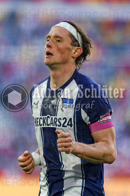 22.03.2026, GER, Fussball, Herren, 2. BL, Saison 2025/2026, Fortuna Düsseldorf - Hertha BSC Berlin | Fabian Reese (Hertha) schaut 