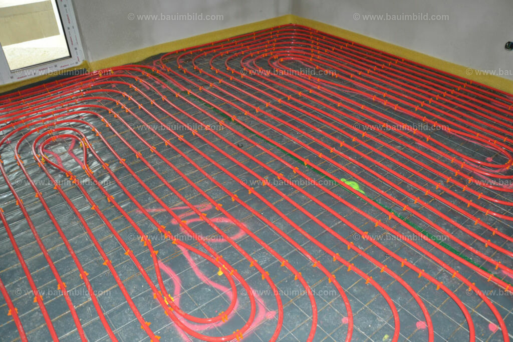 bib-lg16-heizung-0062 | Nach LV-Leistungsgruppen sortierte Detailfotos über den Bau eines Hauses. Alle Hausbau-Bilder direkt vom Urheber und Autor der Website Haus-Selber-Bauen.com