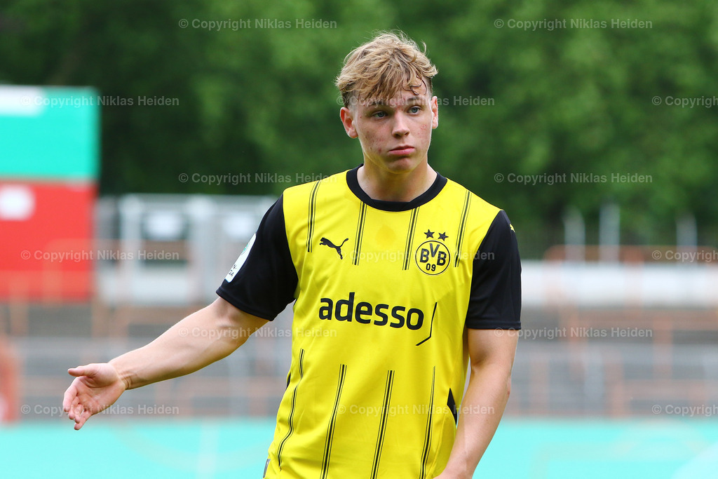 NH_BorussiaDortmundU19_TSG1899HoffenheimU19_U19Bundesliga_30052024 | #10 Wiliam Cole Campbell (Borussia Dortmund U19)

Fußball I Junioren I A-Junioren Bundesliga I Saison 2023-2024 I Finale Deutsche Meisterschaft I Borussia Dortmund U19 - TSG 1899 Hoffenheim U19 I 30.05.2024 I Stadion Niederrhein