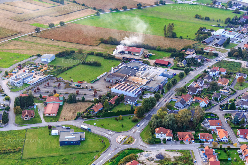 Aerial view: Leuco Production SARL in Beinheim in the state Bas-Rhin, France. – Photo: IMG_074447.jpg taken on 10/04/2014 by Werner Riehm/FLY-FOTO.com – Resolution of the original: 5472 x 3648 px – LEUCO Production SAS