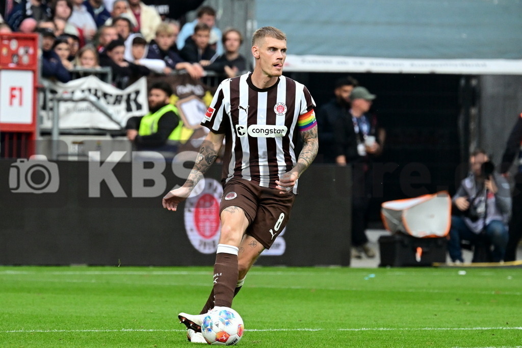 KBS Picture_FCStPauli-Bayer04Leverkusen_058 | Smith Eric (St.Pauli) ,Sportplatz :  Millerntor Stadion, - Realisiert mit Pictrs.com
