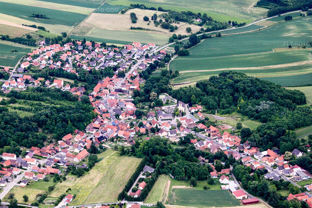 Aerial view: View of the town in Neewiller-près-Lauterbourg in the state Bas-Rhin, France.Photo: IMG_19050.jpg taken on 06/20/2009 by Werner Riehm/FLY-FOTO.comResolution of the original: 4752 x 3168 px
