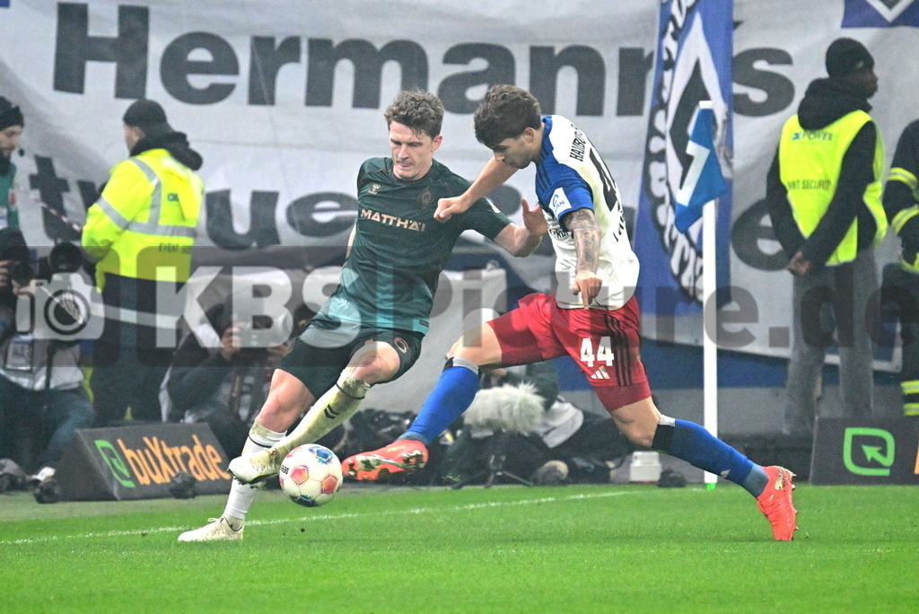 KBS Picture_HSV-WerderBremen_041 | v.l. Stage Jens (Werder Bremen) , Vuskovic Luka (HSV) ,Sportplatz :  Volksparkstadion, - Realisiert mit Pictrs.com