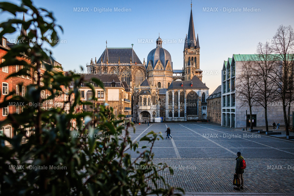 Dom | Professionelle Fotos von M2AIX aus Aachen – Events, Portraits und besondere Momente. Jetzt Ihre Bilder entdecken, auswählen und bequem online bestellen. - Realisiert mit Pictrs.com