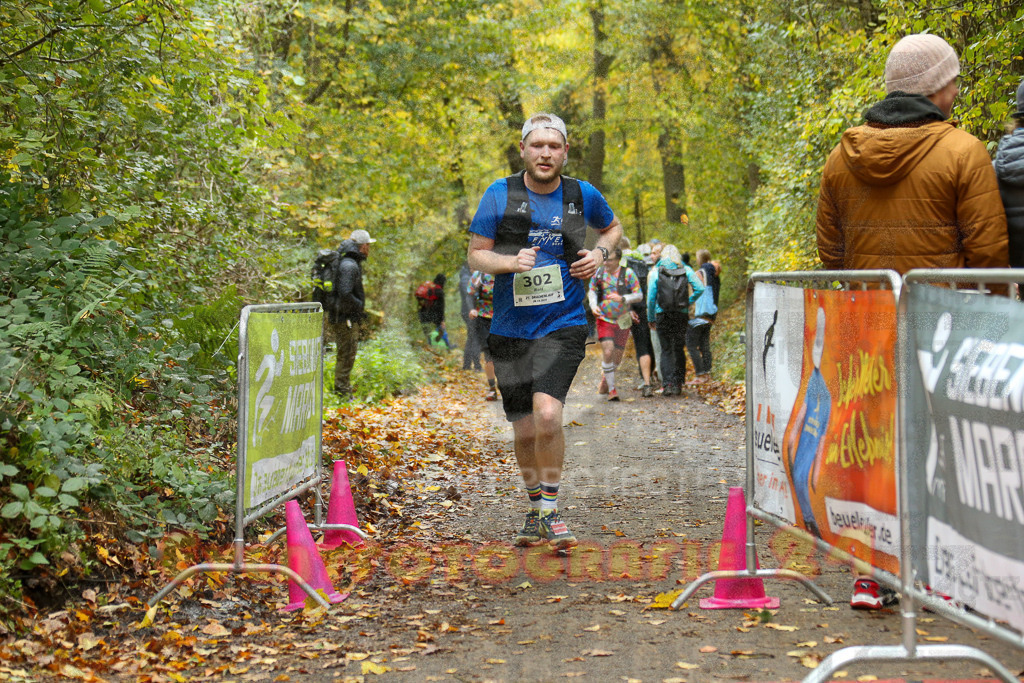 251026_1323_EX1_3310 | Sportfotografie im Rhein-Sieg Kreis, Köln, Bonn, NRW, Rheinland Pfalz, Hessen, etc. Unser Tätigkeitsfeld umfasst den Laufsport vom Volkslauf über den Marathon, Duathlon, Triathon bis zum Ultralauf wie Kölnpfad Ultra oder Schindertrail.