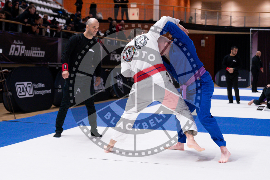 20241013PBB1070 | Athletes compete during the AJP Tour Europe Continental Jiu-Jitsu Amateurs & Masters Championship on October 13, 2024 in Almere near Amsterdam, Netherlands. © Chiara Dazi / photoblackbelt