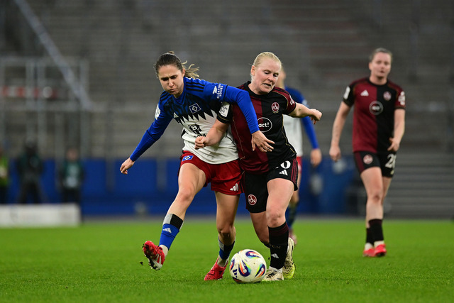 Fußball I Frauen I Saison 2025-2026 I Bundesliga I 10. Spieltag I Hamburger SV - 1. FC Nürnberg I 48774 | Maria Mikolajova (27, Hamburger SV) Aleigh Gambone (16, 1. FC Nürnberg) - Realisiert mit Pictrs.com