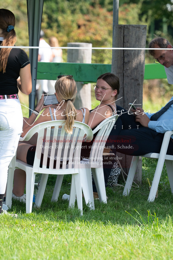 DSC_0776 | Pferde- und Turnierfotografie in Westsachsen. Pferdeportraits, Auftragszeichnungen und intuitive Kunst.