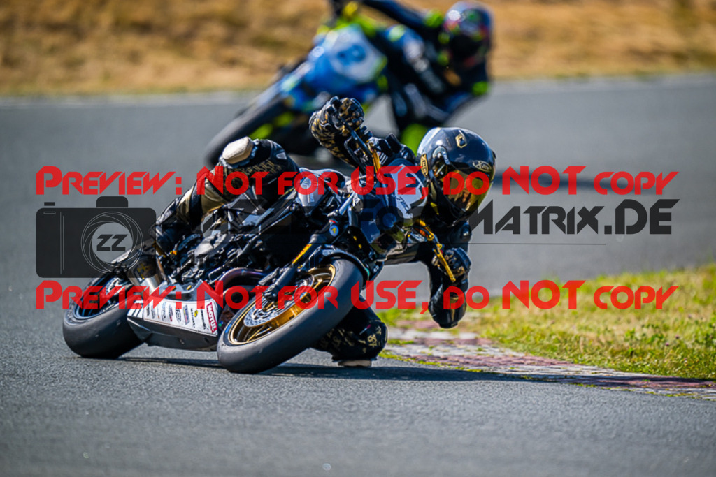 MaZZes_FotoMatrix_220724_5339 | TWIN