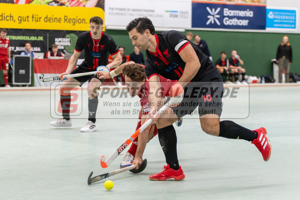 SFE_20251213_0045 | Köln, Deutschland, 13.12.2025:  Hockey 1. Bundesliga Herren Rot-Weiss - DSD Düsseldorf im KTHC Stadion Rot-Weiss Köln Tennis and Hockey Club am 13.12.2025 in Köln, Deutschland. (Foto von Fehrmann)Köln, Germany, 13.12.2025: Hockey 1. Bundesliga Herren Rot-Weiss - DSD Düsseldorf in KTHC Stadion Rot-Weiss Köln Tennis and Hockey Club at 13.12.2025 in Köln, Deutschland. (Foto from Fehrmann)