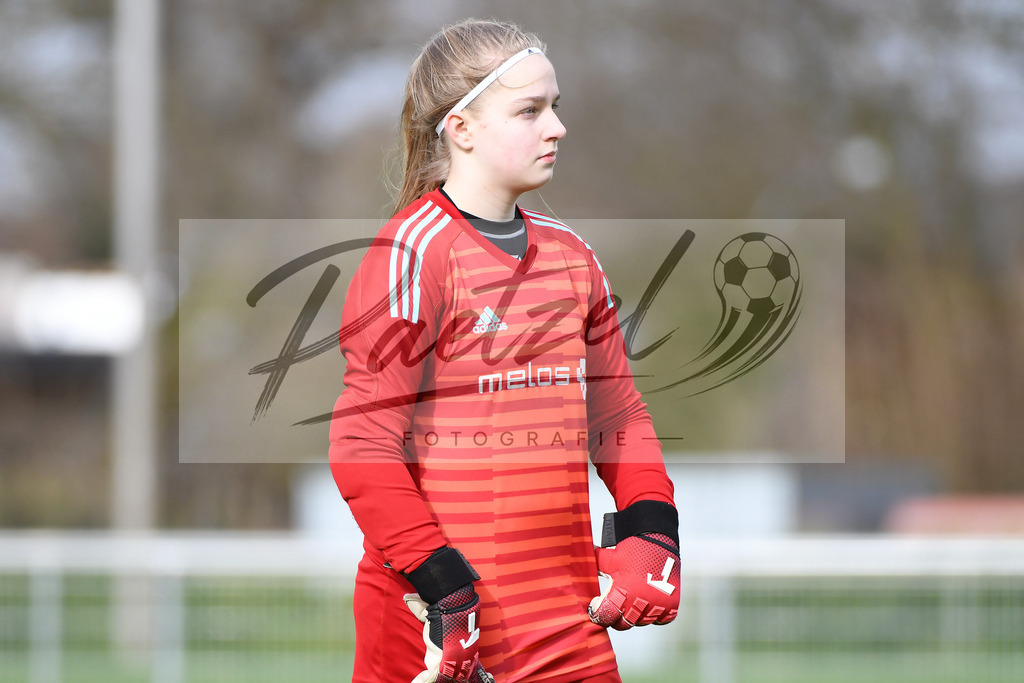 LENGRE20200229_0071 | Fussball, C-Juniorinnen:   bei dem Testspiel zwischen SC Preussen Lengerich und TSG 07 Burg Gretesch im Windmoeller &amp; Hoelscher Stadion am 29.02.2020 in Lengerich, Deutschland. - Realisiert mit Pictrs.com