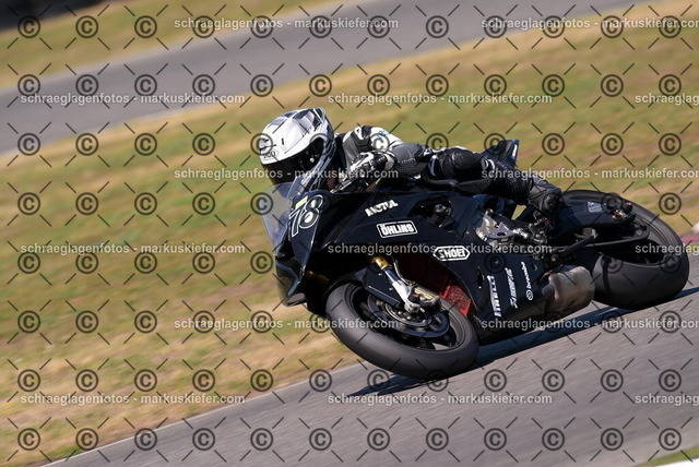 26bt04-2080 | markuskiefer.com - Realisiert mit Pictrs.com