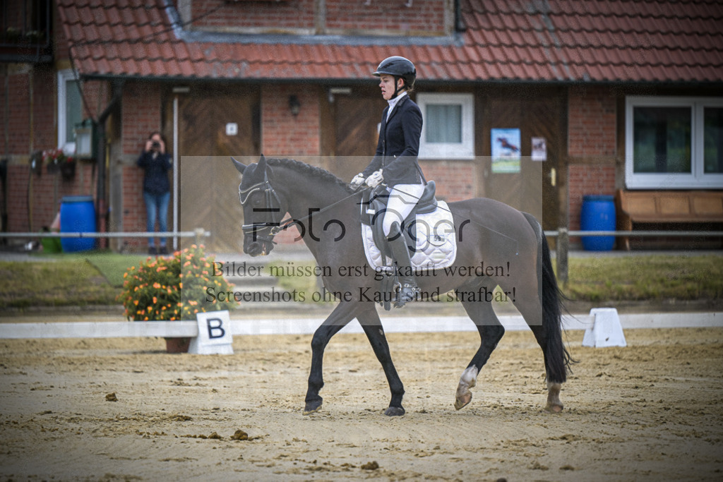 DOS_2453 | Entdecke hochwertige Reitturnierfotos von Foto Oger. Professionell, emotional und authentisch – jetzt Lieblingsmomente im Shop bestellen.Deutschlandweite Turnierfotografie. - Realisiert mit Pictrs.com