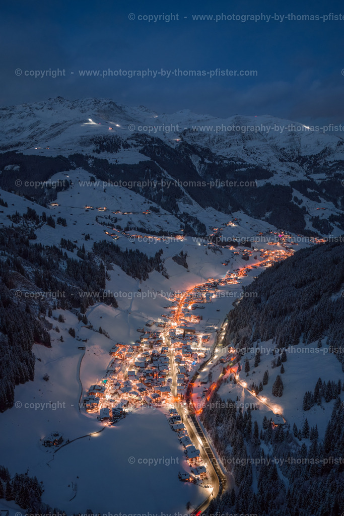  Lanersbach Blaue Stunde Abends copyright  Thomas Pfister-3 | PHOTOGRAPHY BY THOMAS PFISTER