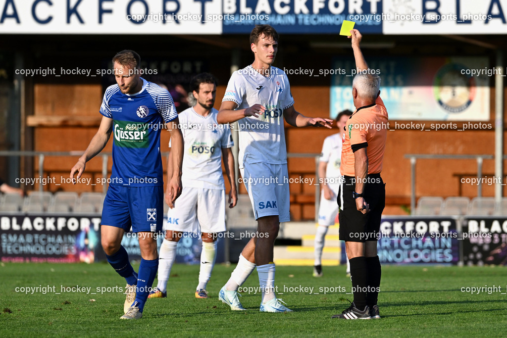 SAK vs. SV Dellach Gail | #7 Benedikt Kaltenhofer SV Dellach Gail, #11 Luka Jerin SAK, SAK vs. SV Dellach Gail, Karl Stark Referee, Gelbe Karte, SAK vs. SV Dellach Gail am 14.08.2025 in Klagenfurt (Sportpark Welzenegg), Austria, (Photo by Bernd Stefan)