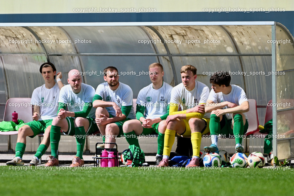 SC Landskron vs. SV Falle Maria Gail | Spielerbank SC Landskron, #20 Florijan Lampic SC Landskron, #17 Christian Wilpernig SC Landskron, #18 Alexander Reichmann SC Landskron, #23 Matteo Zauner SC Landskron, #22 Manuel Alexander Petutschn SC Landskron, #20 Florijan Lampic SC Landskron, SC Landskron vs. SV Falle Maria Gail, SC Landskron vs. SV Falle Maria Gail am 17.05.2026 in Villach (Sportanlage Landskron), Austria, (Photo by Bernd Stefan)
