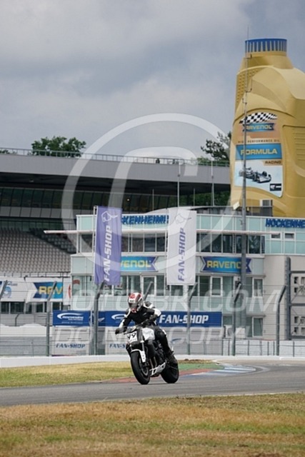 2022_07_01_PBK_12176 | Sportfotografie; SlowMotion; Video; Rennstrecke; Hafeneger; Speer; Racing; RSE; BMW; CBO; Trackday; Motorsportarena; Hockenheimring; Brno; Most; Barcelona; Valencia