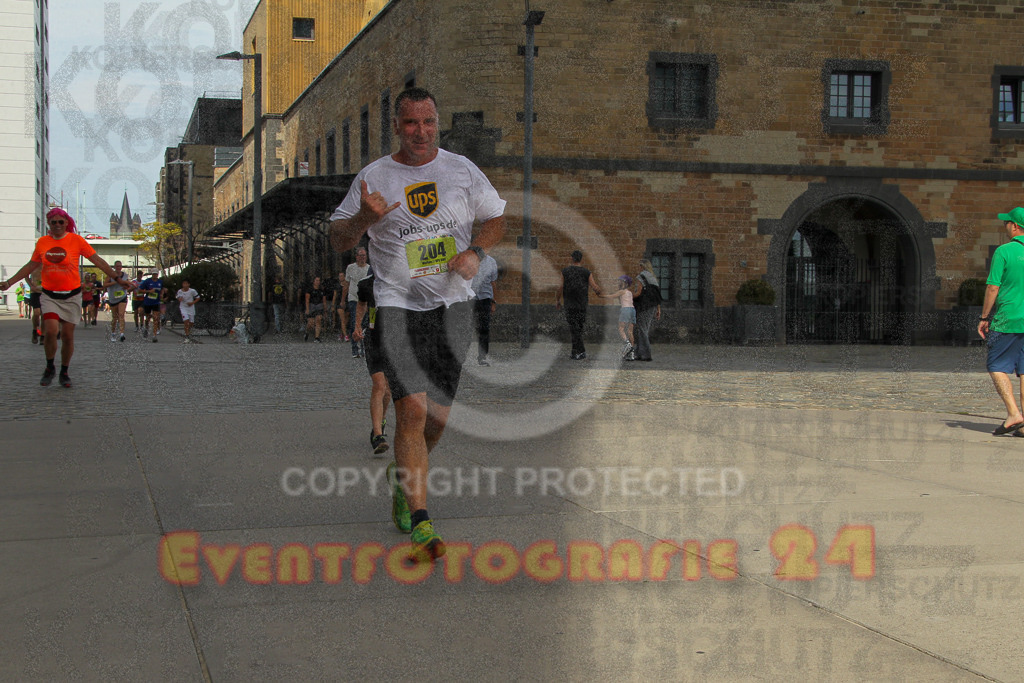 250920_1330_EV4_5828 | Sportfotografie im Rhein-Sieg Kreis, Köln, Bonn, NRW, Rheinland Pfalz, Hessen, etc. Unser Tätigkeitsfeld umfasst den Laufsport vom Volkslauf über den Marathon, Duathlon, Triathon bis zum Ultralauf wie Kölnpfad Ultra oder Schindertrail.