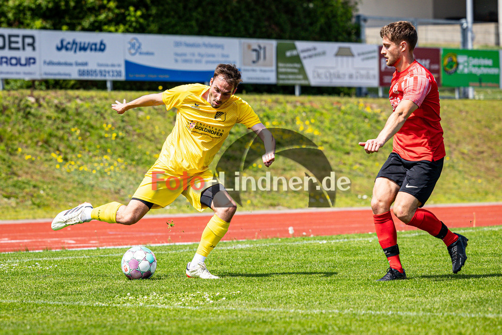 TSV Peißenberg vs SV Münsing-Ammerland | Abstiegs Qualifikationsrunde Kreisliga Gruppe C, TSV Peißenberg vs SV Münsing-Ammerland, 20240511,
Duell zwischen Stefan MANNWEILER (SVM 4) und Thomas VOELKLE (TSVP 15),
2024-05-11 in Peißenberg (Sportplatz Peißenberg)
Stefan MANNWEILER (SVM 4), Thomas VOELKLE (TSVP 15)
Copyright: WolfgangxLindner www.foto-lindner.de