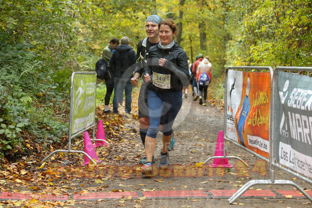 251026_1341_EX1_3871 | Sportfotografie im Rhein-Sieg Kreis, Köln, Bonn, NRW, Rheinland Pfalz, Hessen, etc. Unser Tätigkeitsfeld umfasst den Laufsport vom Volkslauf über den Marathon, Duathlon, Triathon bis zum Ultralauf wie Kölnpfad Ultra oder Schindertrail.