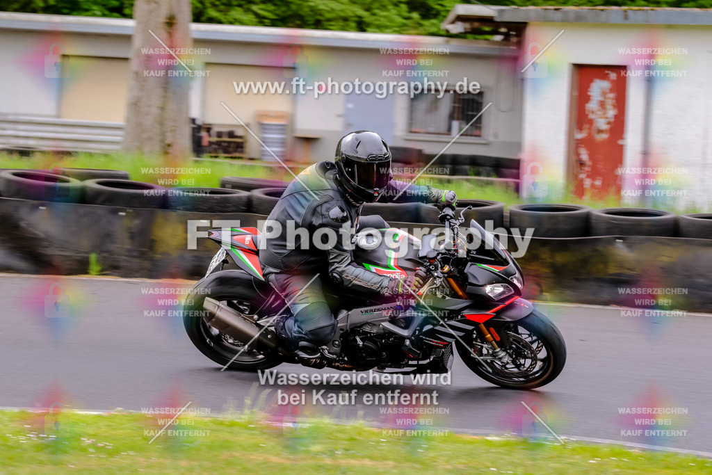 MotoTeamVBK-20549 | Hier findet Ihr Bilder von Touristenfahrten auf der Nürburgring Nordschleife oder von anderen Veranstaltungen die ich besucht habe. Viel Spass beim Durch Schauen 